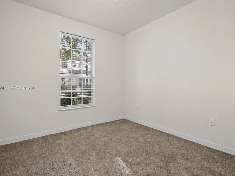 9243 SW 170th Ave — Photo 8