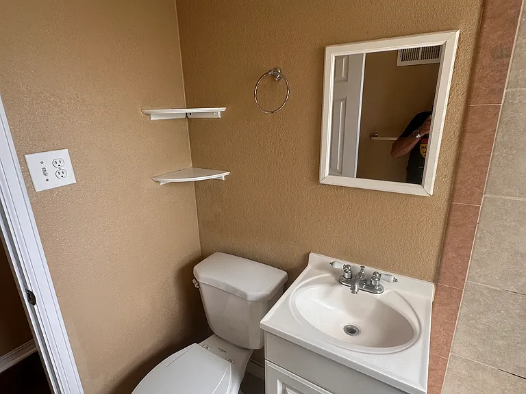 814 Julian St — Photo 17