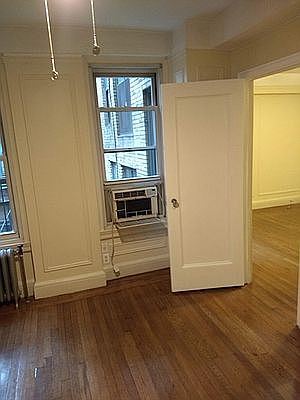 3rd image of 325 W 45th St APT 310