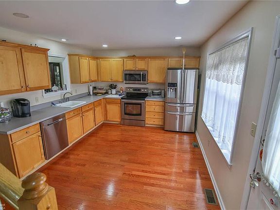 5th image of 16 Green St