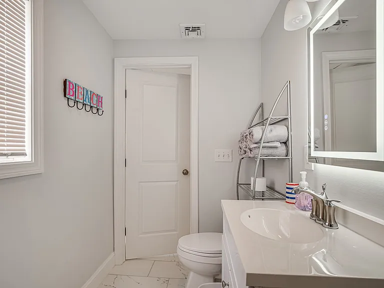 25 Biscayne Blvd — Photo 5