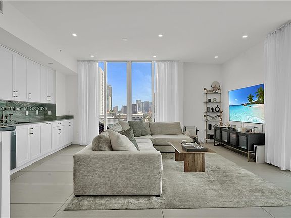 2nd image of 350 NE 24th St #Penthouse 6