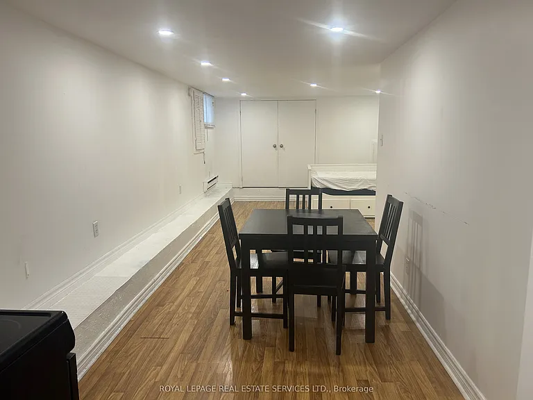 23 Kings Park Blvd #L — Photo 6