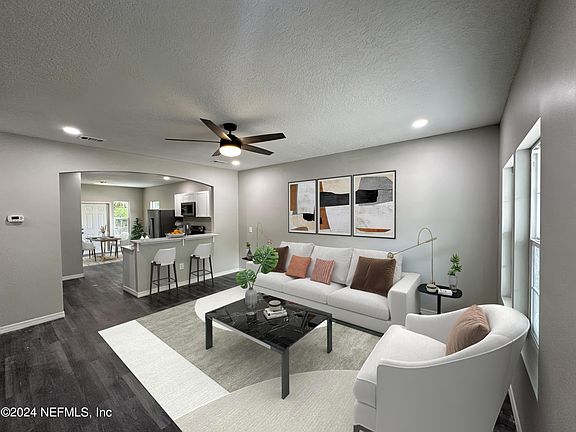 2nd image of 122 FERN Street