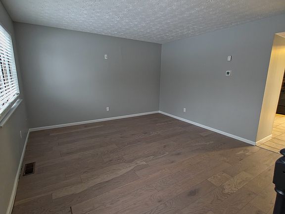 3rd image of 9458 Haddington Ct