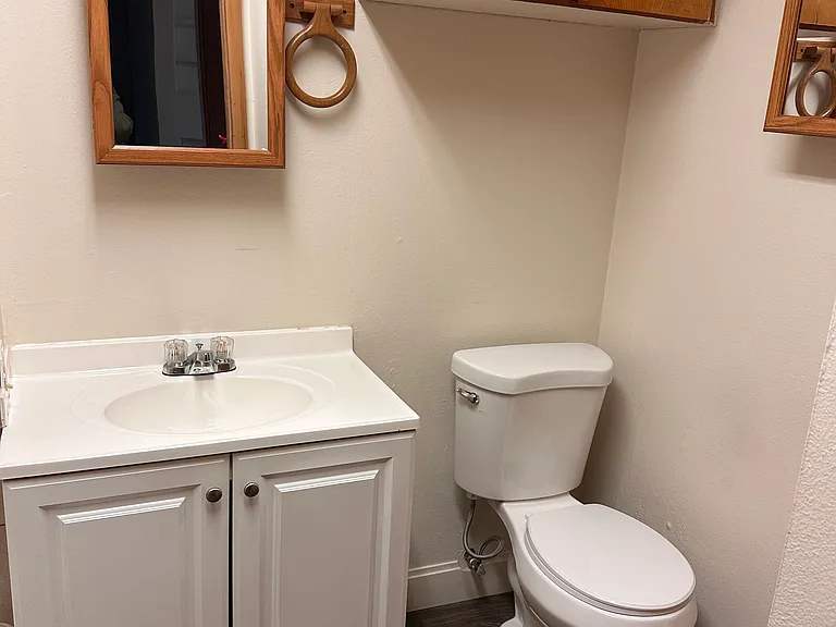 215 SW Cedar Ave #225 — Photo 3