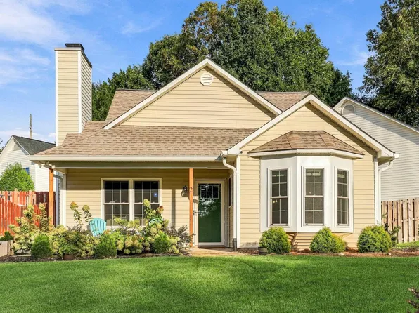 2 Pecan Grove Ct, Travelers Rest, SC 29690