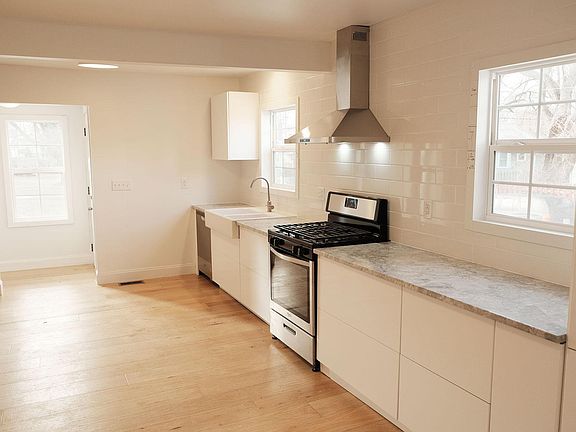 2nd image of 307 Park Ave