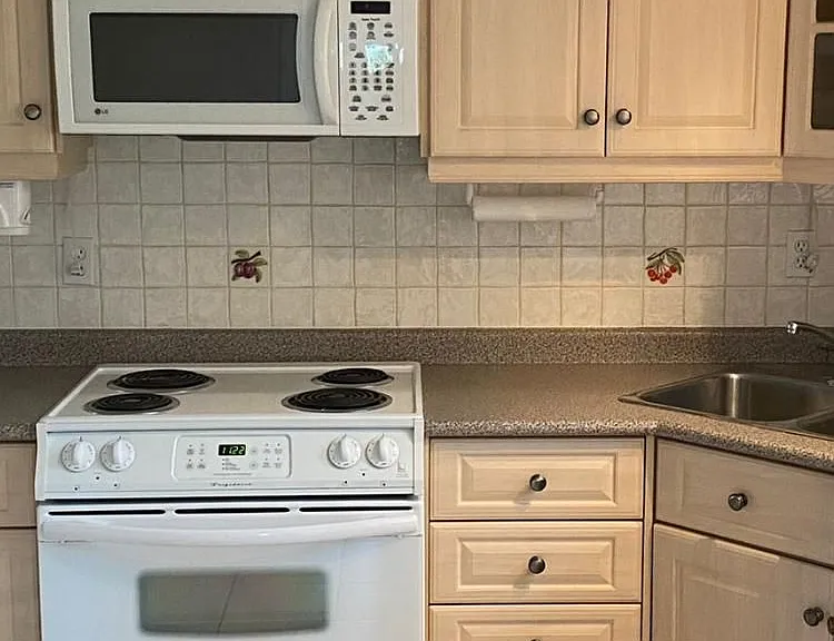 20 Hatchet Pl — Photo 1