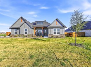 136 Grey Wolf Ct, Godley, TX 76044