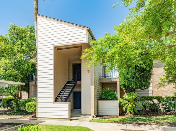 7098 N Holiday Dr, Galveston, TX 77550