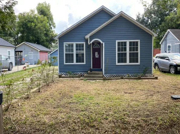 508 Lundy Ave, El Campo, TX 77437