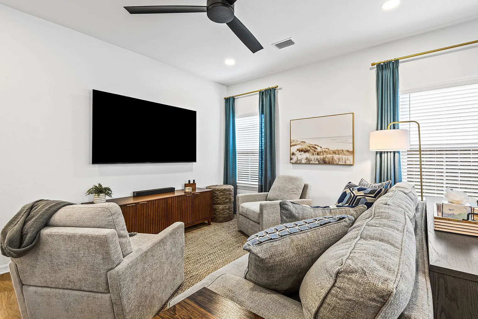 3 bed, 2.0 bath, 1528 sqft, $5,147 — Photo 1