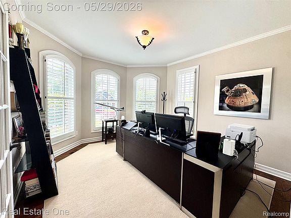 5th image of 306 Woodward Ave