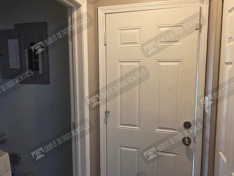 8125 Timken Ave — Photo 19