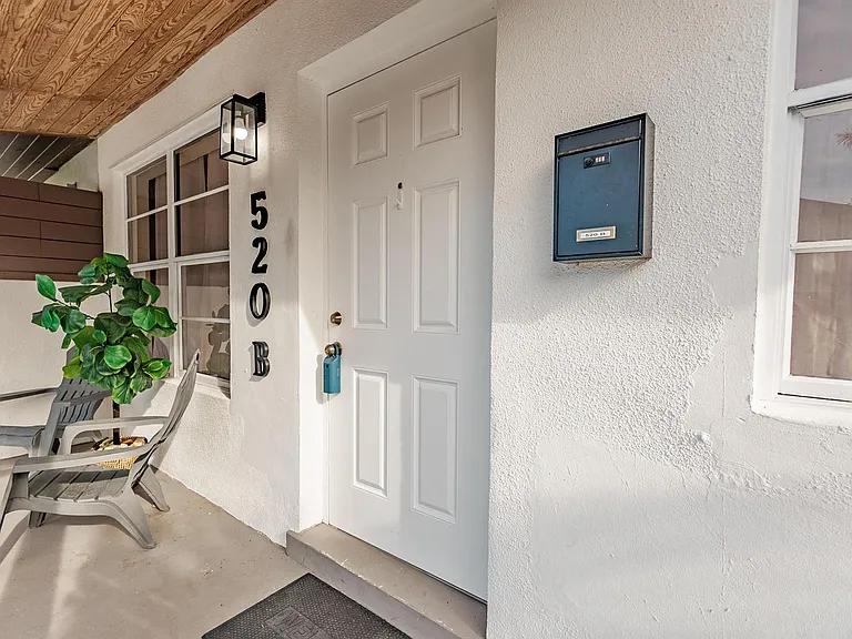520 NE 58th St — Photo 29
