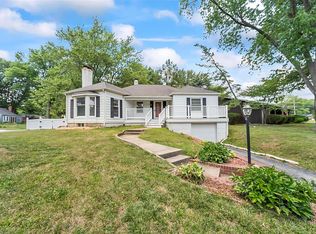 1 Dardenelle Dr, Belleville, IL 62221