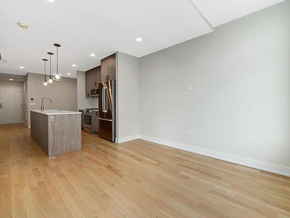 3rd image of 3208 N Southport Ave #301