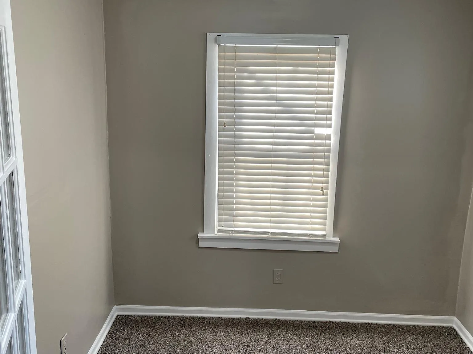 23035 Hazelwood Ave — Photo 3