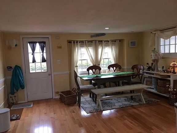 5th image of 7 Wallwind Dr
