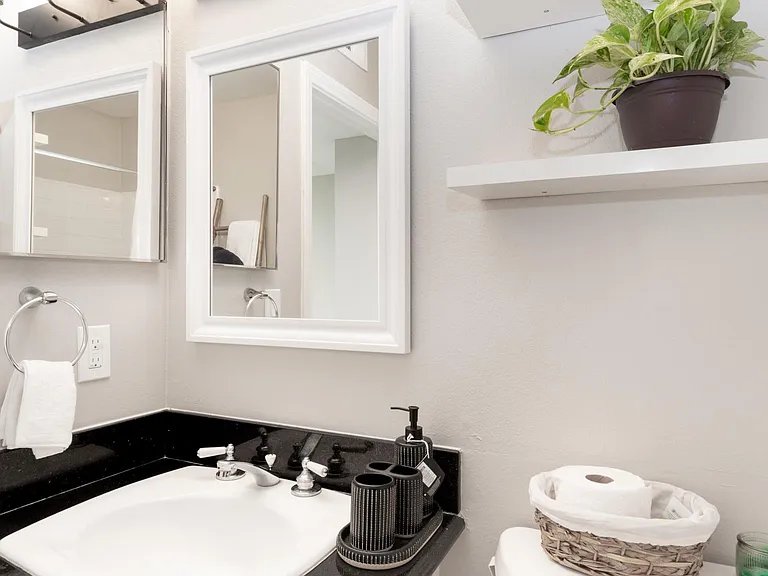 451 S Oakland Ave #10 — Photo 19