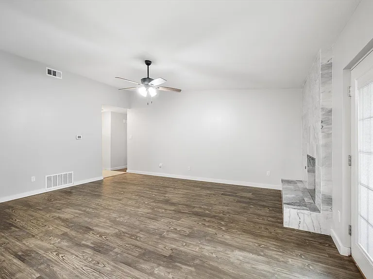12902 Lamplight Village Ave — Photo 24
