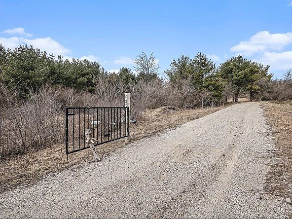 5th image of 4832 W Monroe Rd