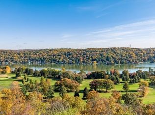 15 Golf View Ter, Sparta, NJ 07871