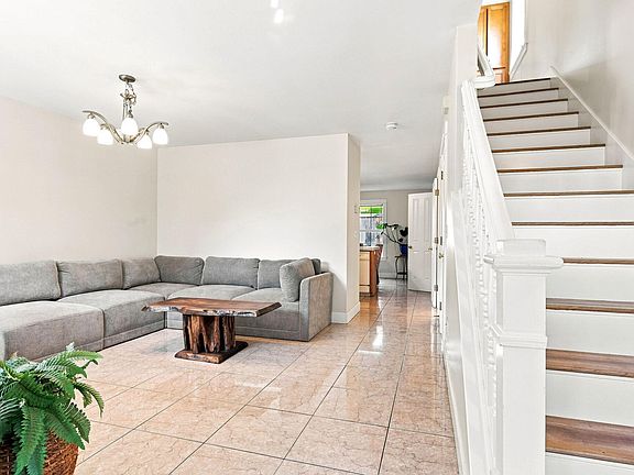 3rd image of 830 Park St