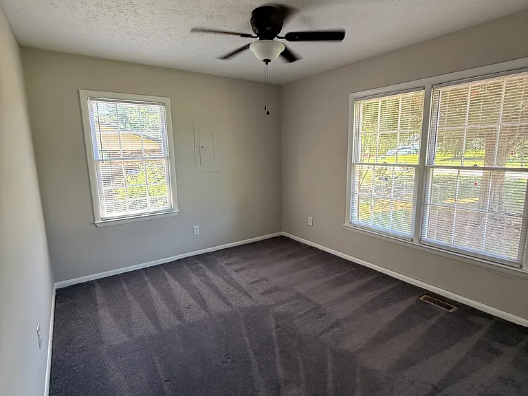 6708 Seaford Dr — Photo 8