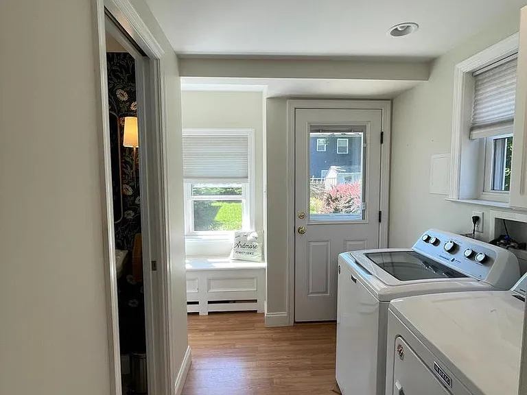 641 Loraine St — Photo 7