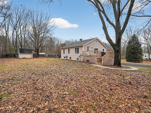 3rd image of 9061 N McKinley Rd
