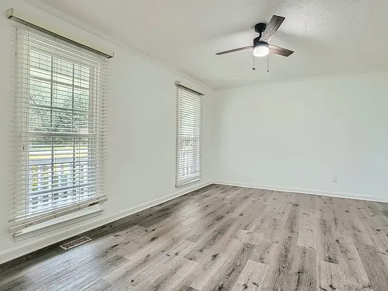 130 Grandchester Way — Photo 10