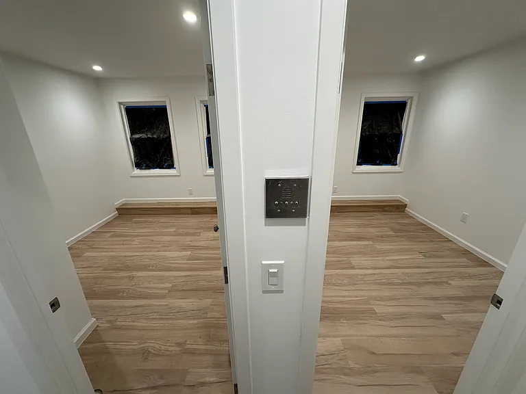 1672 Oxford St #19 — Photo 4