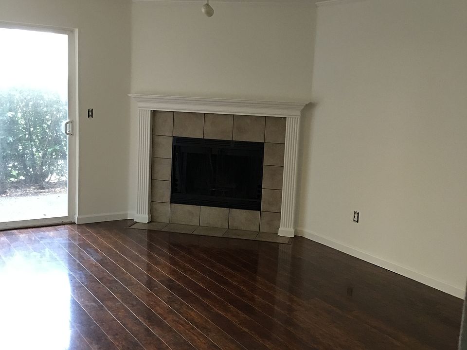 1st image of 1126 N 198th St Unit B102