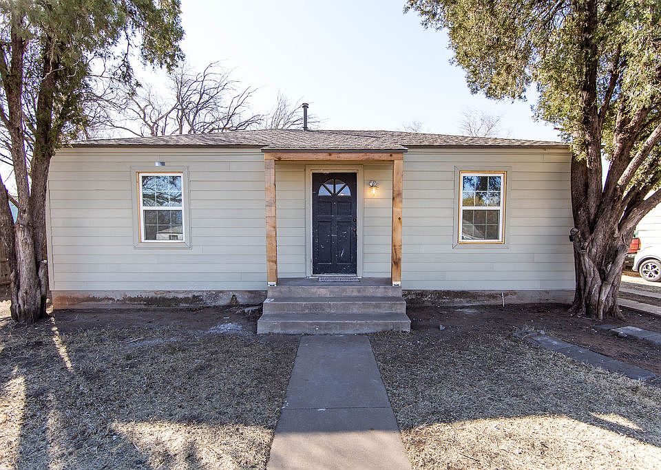 1st image of 2415 31st St