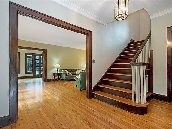 3rd image of 2440 Demington Dr