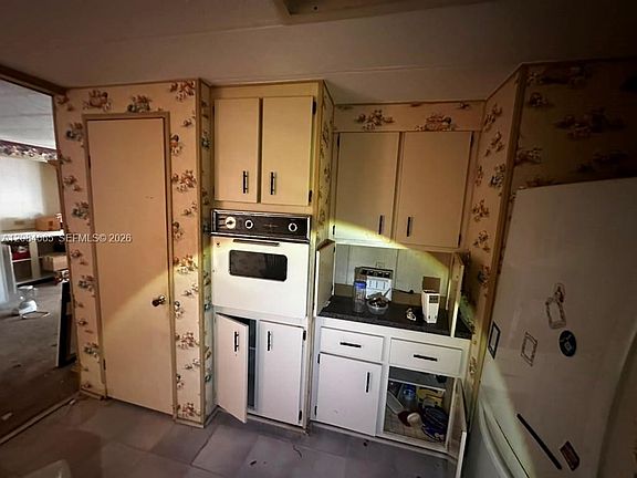 4th image of 47008 Aquadilla Bay