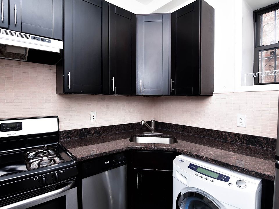2nd image of 354 Cathedral Pkwy APT 6D