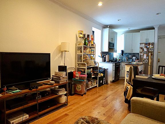 3rd image of 310 12th St APT 16