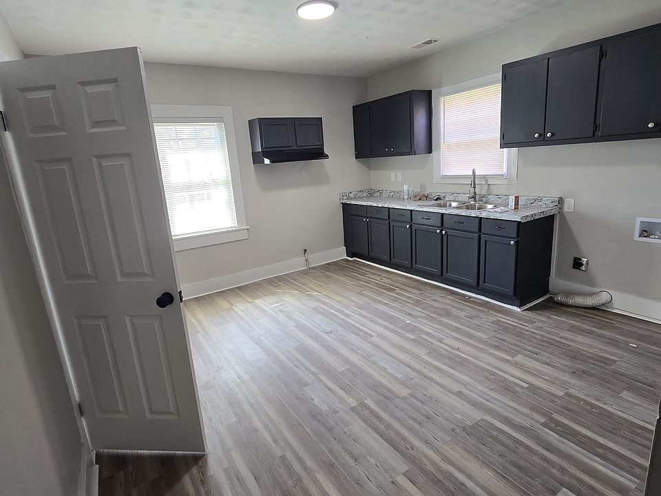 1st image of 973 Doris Ave