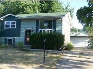 4020 W Creighton Ter, Peoria, IL 61615
