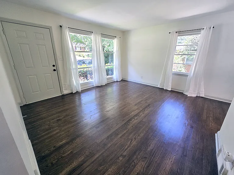 2863 Catalina Dr — Photo 8