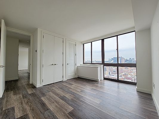 3rd image of 520 W 43rd St APT 30E