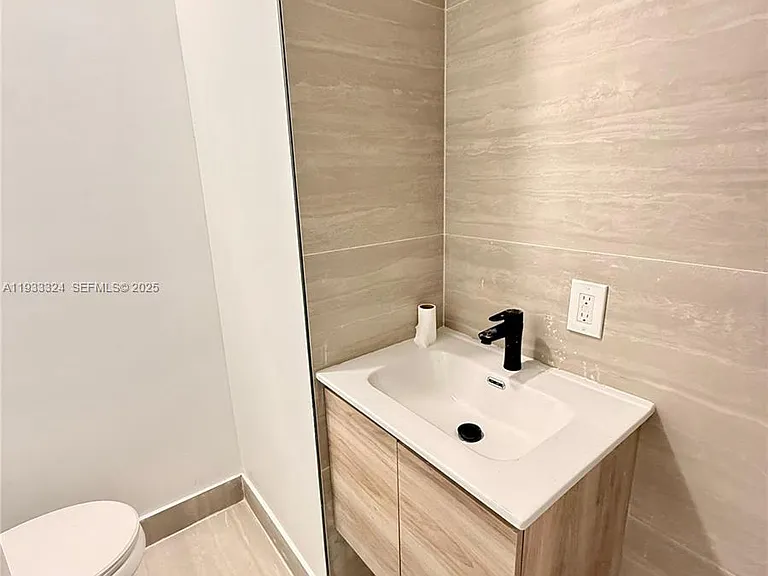 125 SW 19th Ave #2 — Photo 7