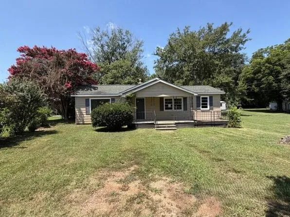 605 11th St, Gaffney, SC 29340