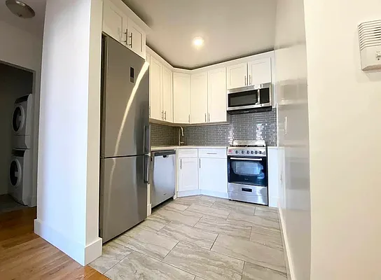 Rented by EastMount Realty LLC | media 2