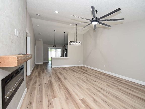 4th image of 55 Louisiana Dr Unit A