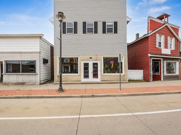 1539 1/2 Main St, Marinette, WI 54143