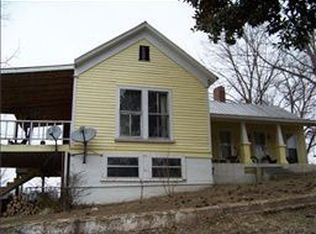 231 E Market St, Erin, TN 37061